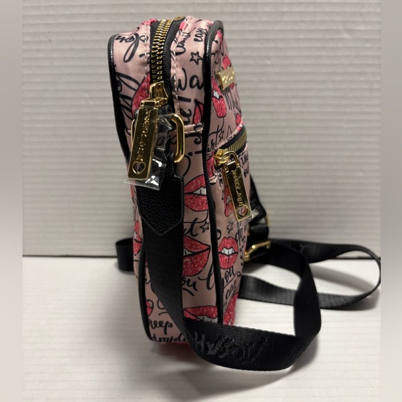 Betsey Johnson Lips Print Crossbody Bag - Picture 4 of 7